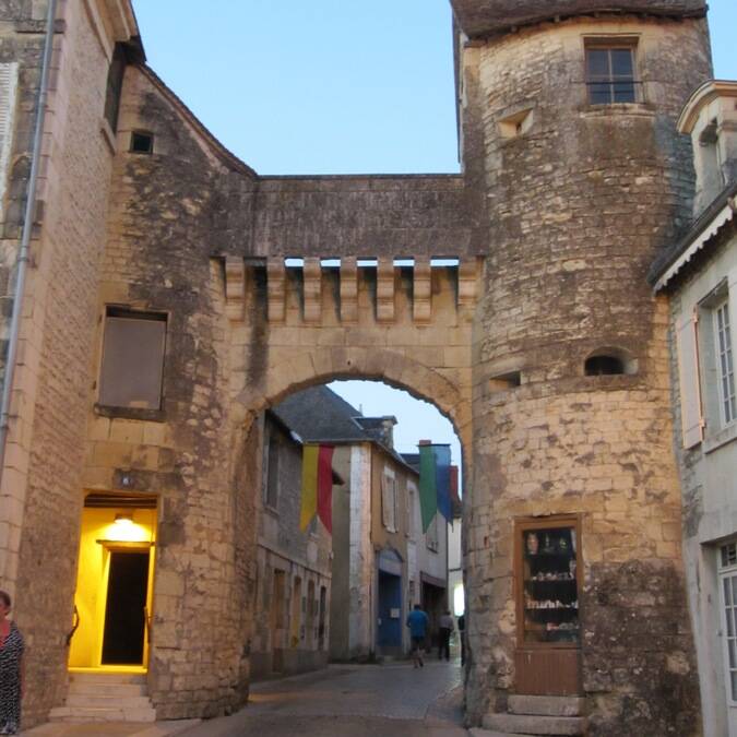 Porte de ville cité médiévale La Roche-Posay